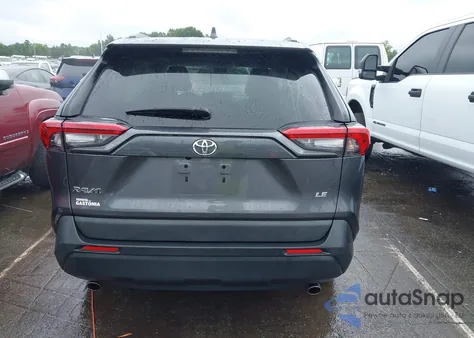 2021 Toyota Rav4 Le z USA, uszkodzony, nr VIN 2T3K1RFV9MC086828